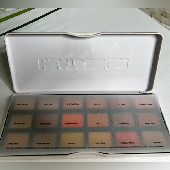 NIB Morphe 18H Heatseeker Artistry Eyeshadow Palette - Picture 4 of 5
